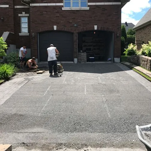 un-groupe-de-personnes-travail-d616a7bd